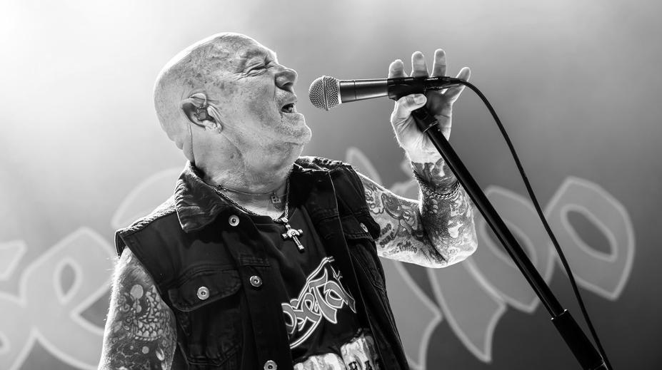 Zemřela rocková legenda Gary Anderson. Během turné mu selhalo srdce