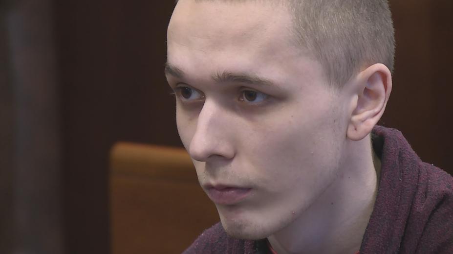Mladíka vzrušuje oheň, soud ho za upalování bezdomovců potrestal!
