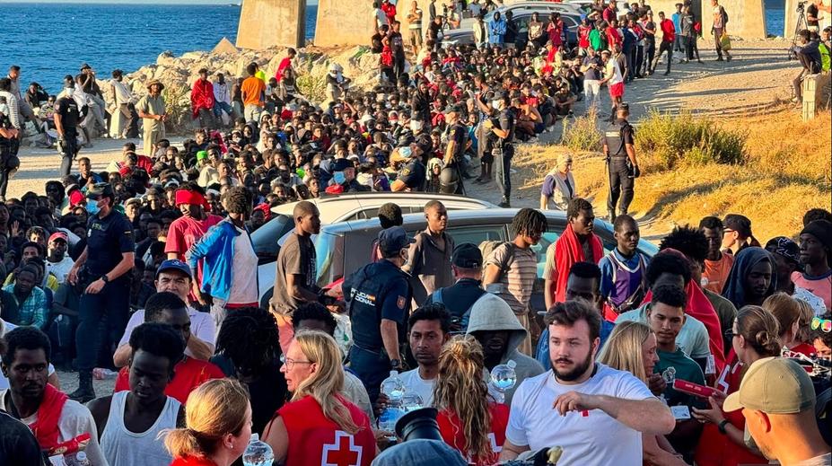 Nápor migrantů odhalil slabinu Španělska. Bojí se o své území