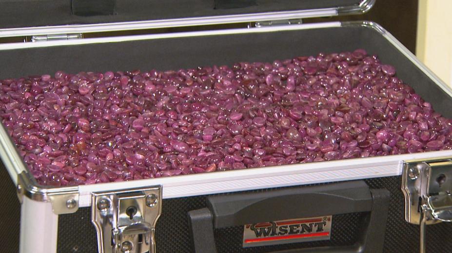 Hora Mont Blanc ukrývala smaragdy a safíry. Poklad už má nového majitele