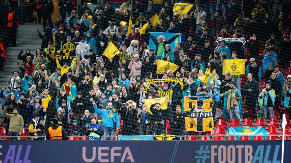 Krásné gesto Kodaně. Obdarovala fanoušky Kajratu, letěli tisíce kilometrů