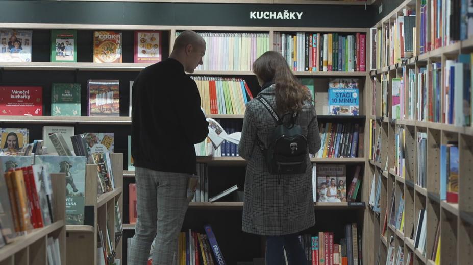 Češi chodí zase do knihoven. Počet čtenářů meziročně vzrostl o 13 procent