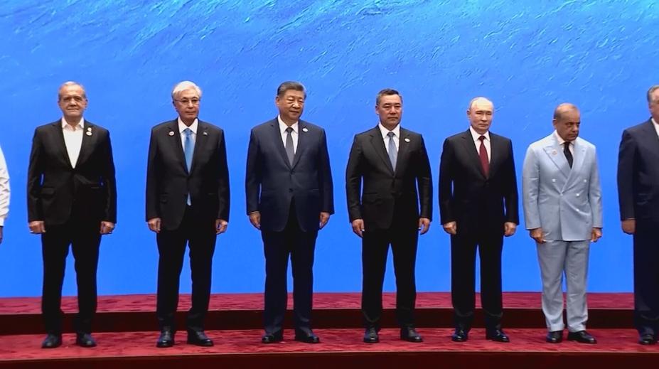 Východní lídři se sešli v Kyrgyzstánu. Módí vyzval Putina k ukončení války
