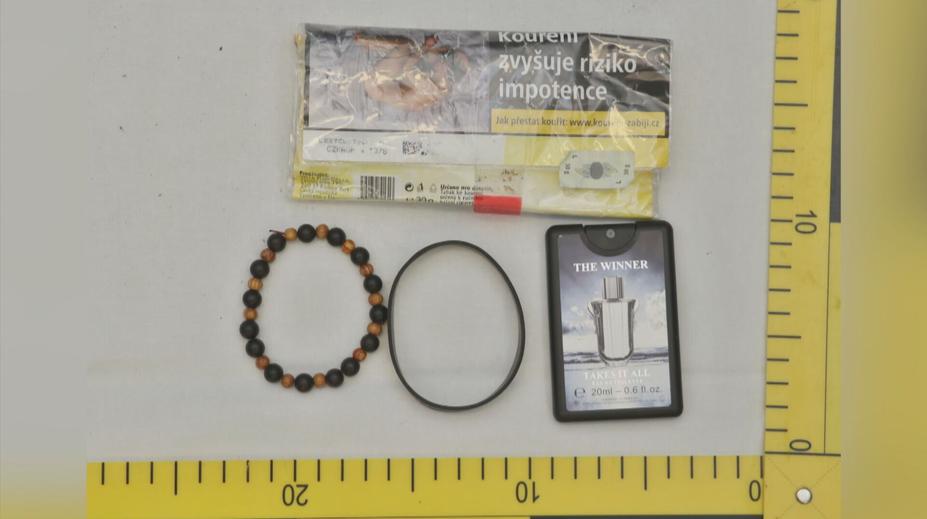 Policie už zná totožnost napadeného muže z Plzně. Je na tom zle, říká rodina