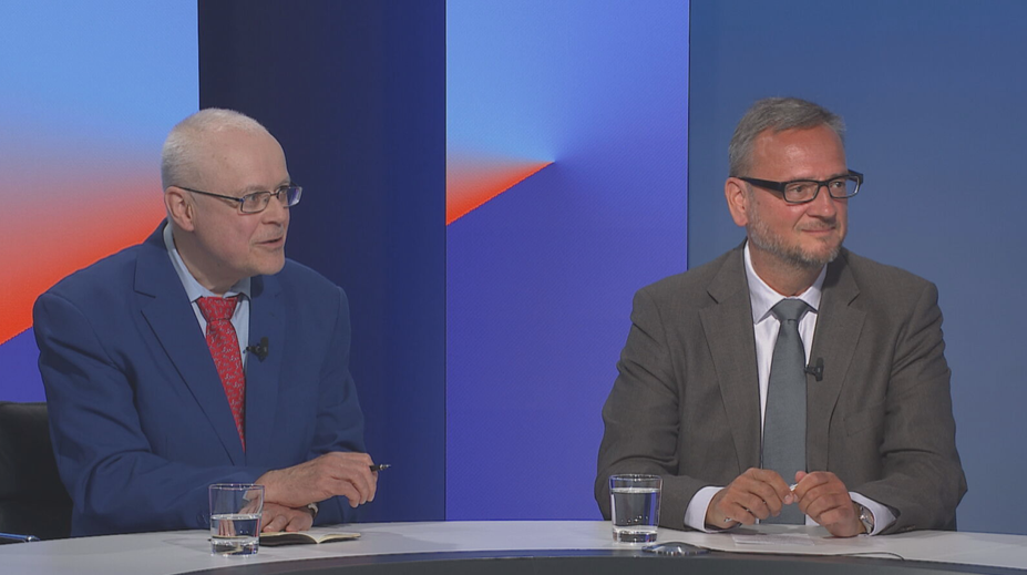 Lidem v Česku chudoba téměř nehrozí, říká Nečas. Jak komu, oponuje Špidla