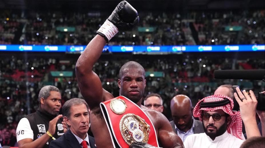 Jsem gladiátor! Dubois ve Wembley šokoval favorita knokautem