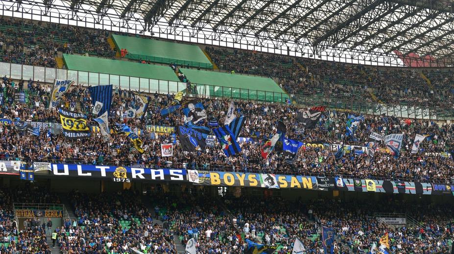 Fanoušci Interu Milán opustili při zápase stadion. Násilím k tomu nutili i ostatní