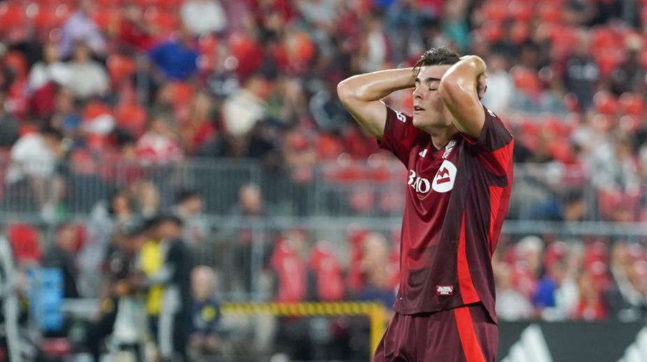 Šílený vlastňák v MLS. Hráči Toronta trefili svou bránu týmově