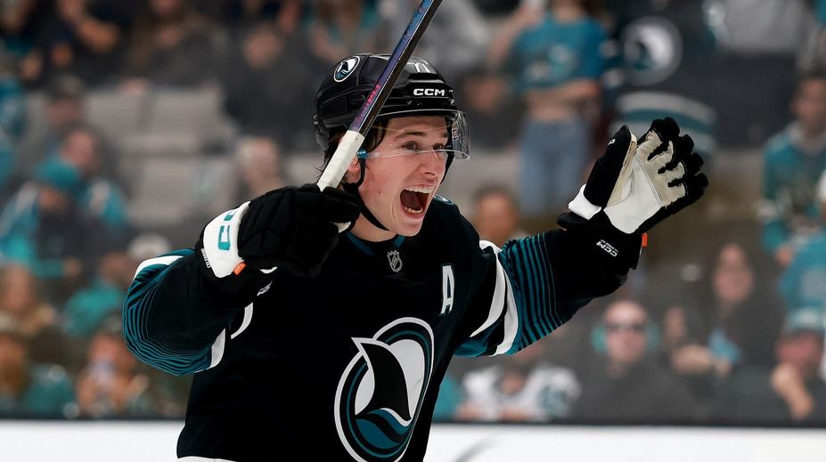 Rekordní smlouva v NHL. Celebrini si za rok vydělá víc než Kučerov s Makarem dohromady