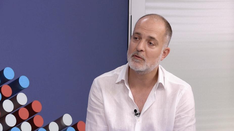 Zvyky Čechů se mění: Petkám zvoní hrana, mladí nedají dopustit na vlastní lahve a filtraci