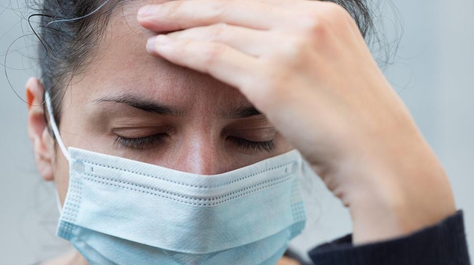 Omikron hlásí další podivný příznak.  Pozor na změny v chování, varují lékaři