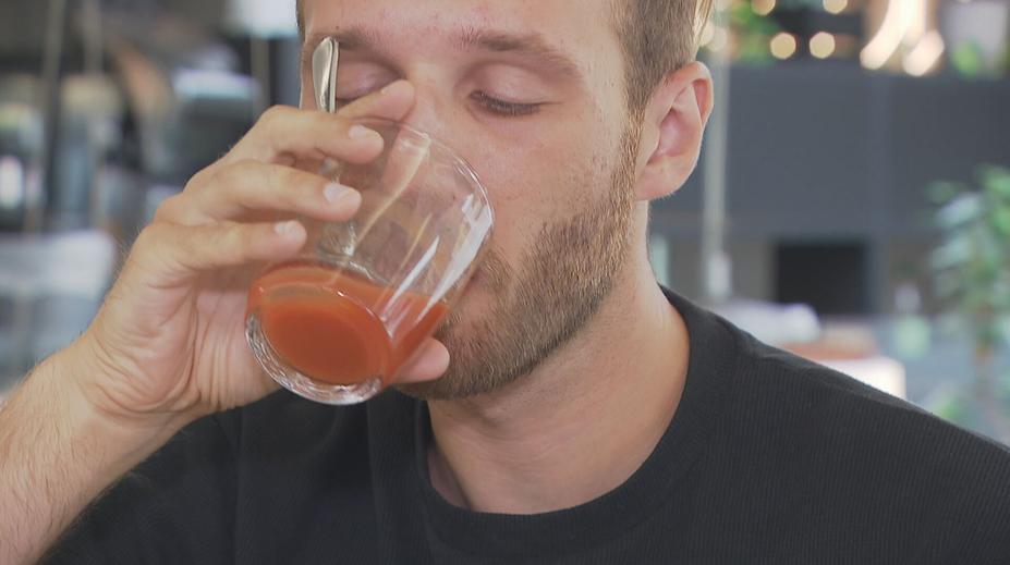 Obliba rajčatového džusu v létě roste. Nejvíce se ho vypije na palubách letadel