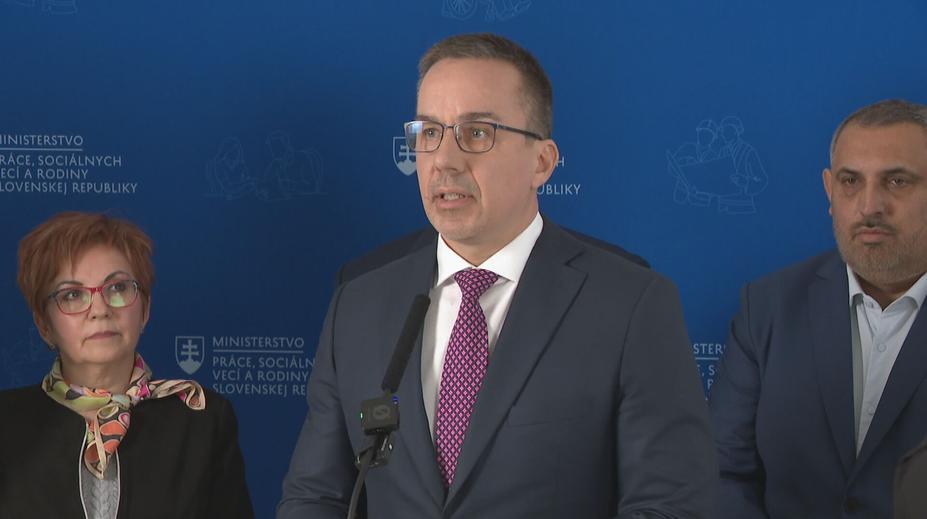 Kdo odmítne práci, přijde o dávky. Slovenský ministr navrhuje novelu zákona