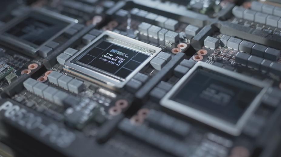 Umělá inteligence žene ceny elektroniky vzhůru. Mobily zdražily skoro o 30 %