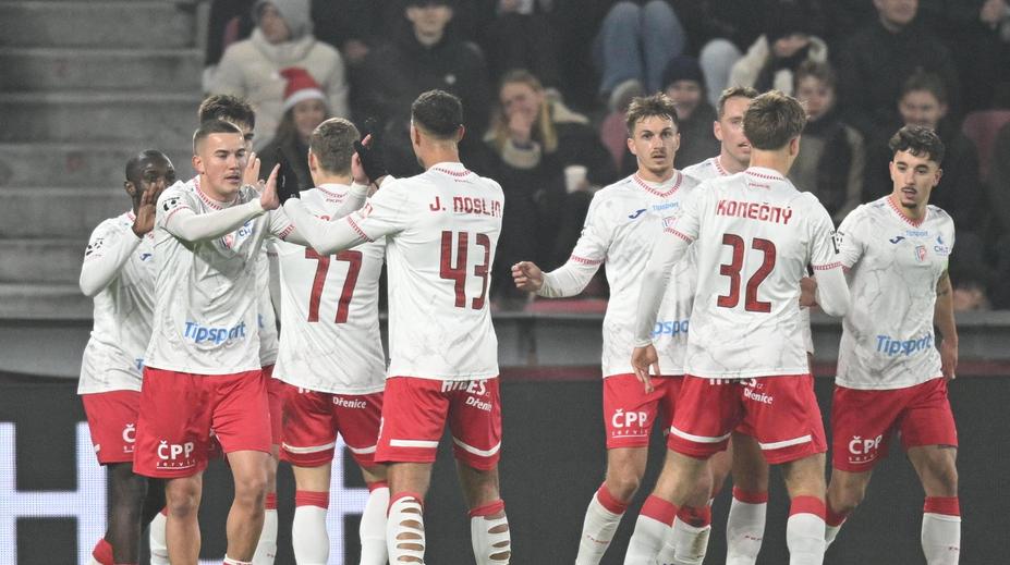 Nové logo fotbalových Pardubic pobouřilo fanoušky. Z tábora rivalů přišel výsměch