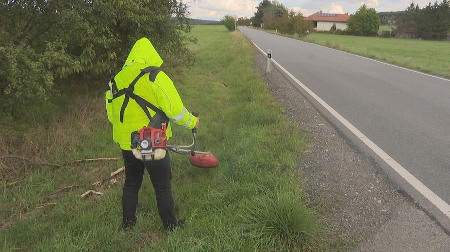 Sekali trávu ve dvě hodiny ráno. Obyvatelé Prahy nevěřili vlastním uším