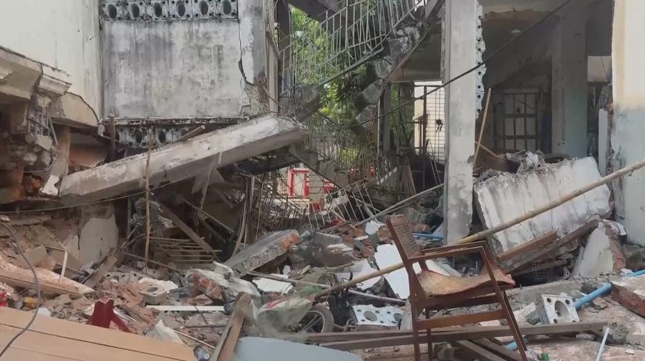 Myanmar uctil památku obětí zemětřesení. Záchranné práce pokračují