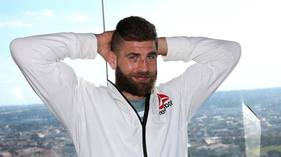 Procházka překvapil fanoušky novou image. Pojďme začít znovu, píše