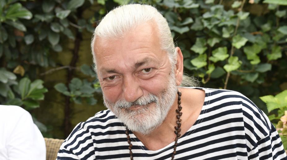 Zpěvák Daniel Hůlka chce v 57 letech další dítě. Stal se zázrak, říká