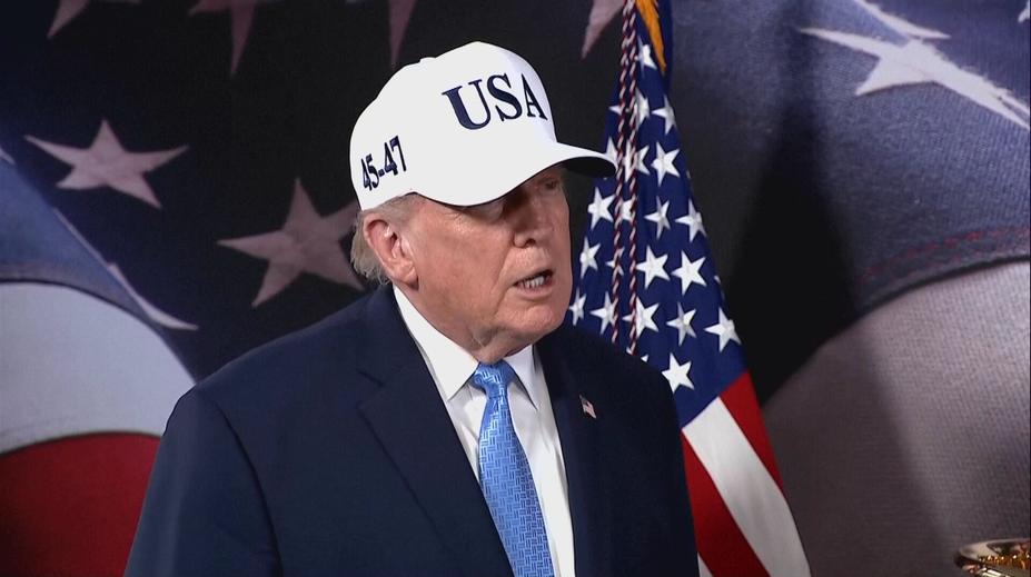 Trump svolal šéfy AI gigantů do Bílého domu. Řešit budou bezpečnost i souboj s Čínou