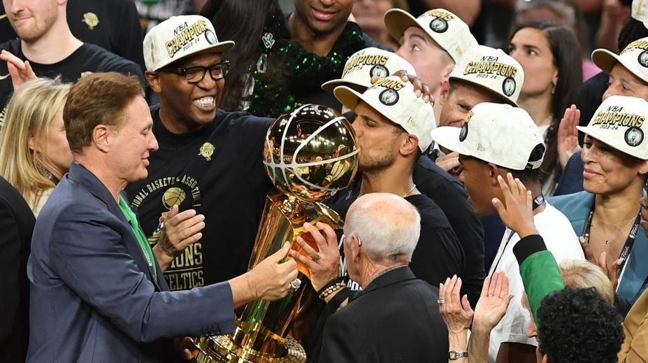 Boston je zpátky na trůnu! Celtics po šestnácti letech ovládli NBA
