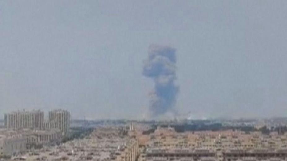 Obří exploze v Číně. Chemičku pohltily plameny, valí se oblaka dýmu