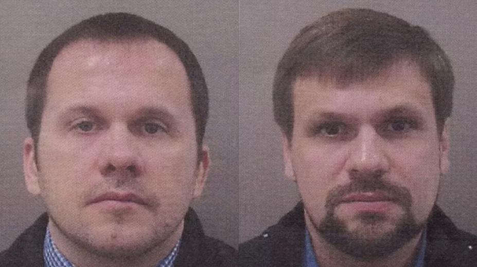 Několik identit, stejní muži. Kdo jsou agenti, které hledají kvůli Vrběticím?