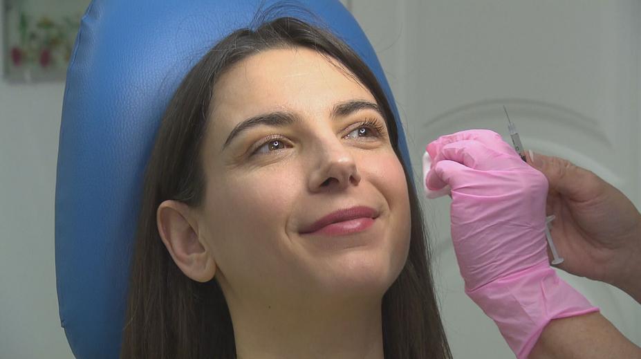 Záněty i deformace obličeje. Neodborné estetické zákroky má zatrhnout novela