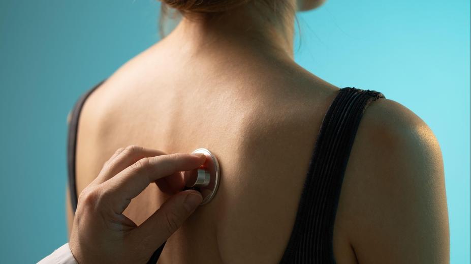 Lékaři bijí na poplach: Cizinci do Česka vozí tuberkulózu. Na jednu formu nezabírají léky