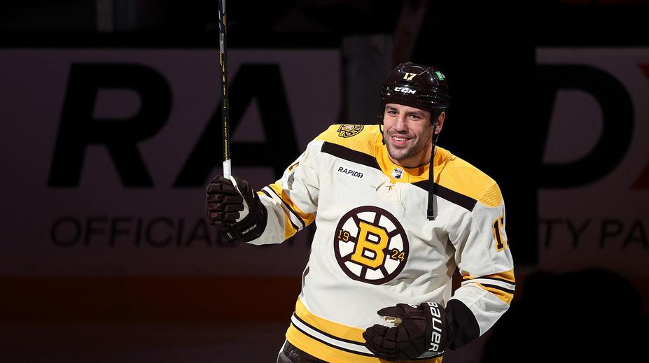 Ve 37 letech snaha o návrat do NHL. Legenda Bostonu podepsala zkušební kontrakt
