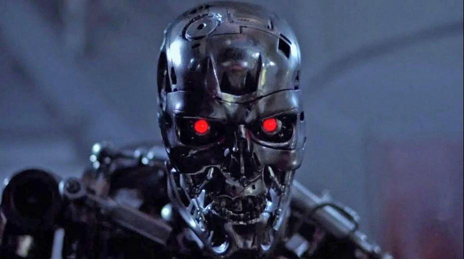 Bizarní zápas obletěl internet. Robot v kleci poslal k zemi influencera