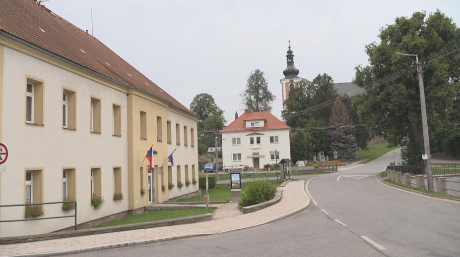Starostové často čelí drsným výhrůžkám. Má to dopad na naše zdraví, přiznávají