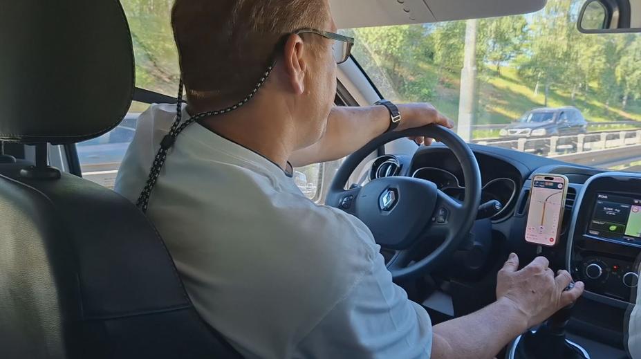 Jednodušší přepis u aut i vyřízení řidičáku. Ministr dopravy popsal, jak na to