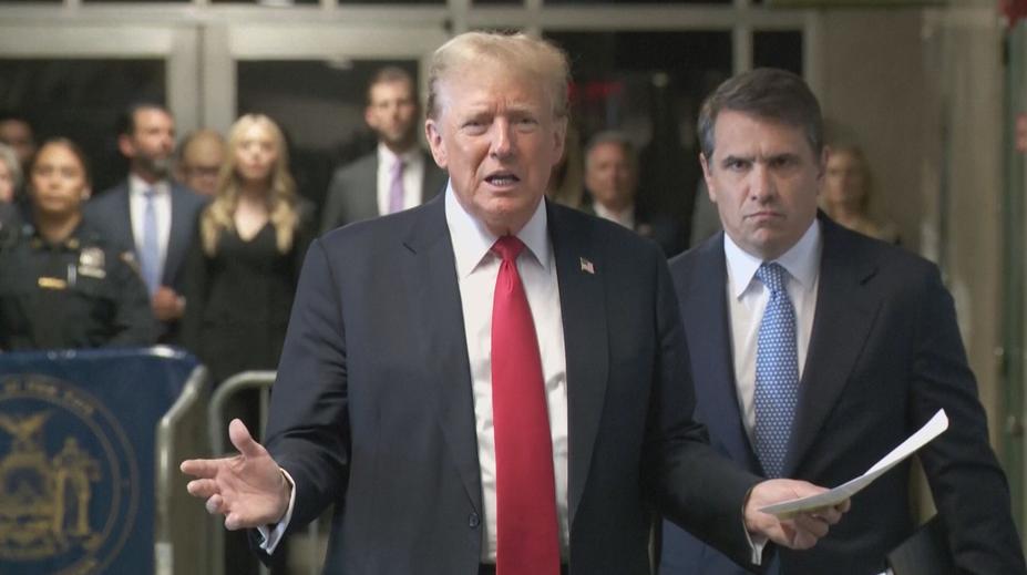 Soud s Trumpem jde do finále. Porota se musí jednomyslě shodnout na verdiktu
