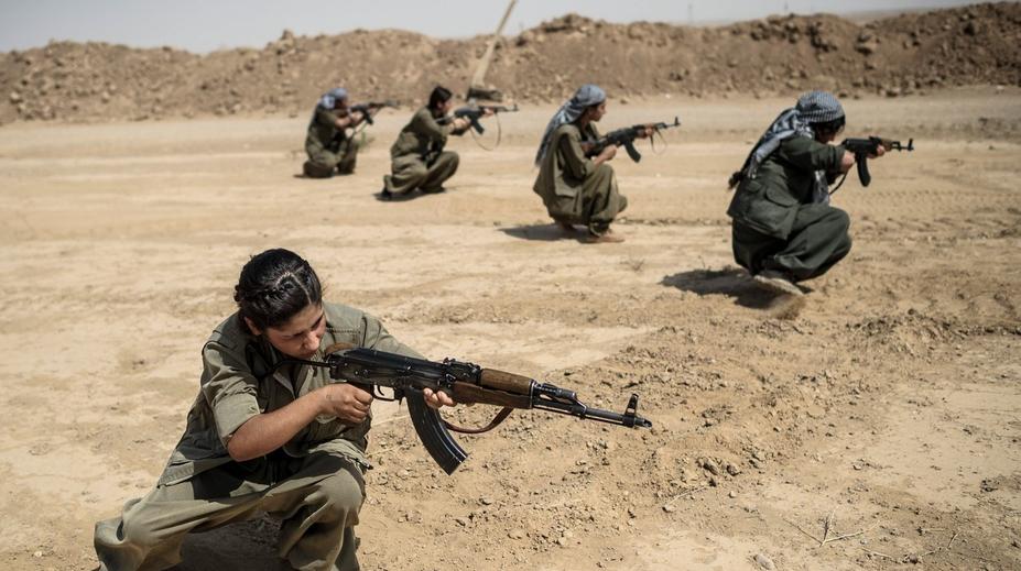 Kurdští milicionáři si v Česku otevřeli náborovou kancelář