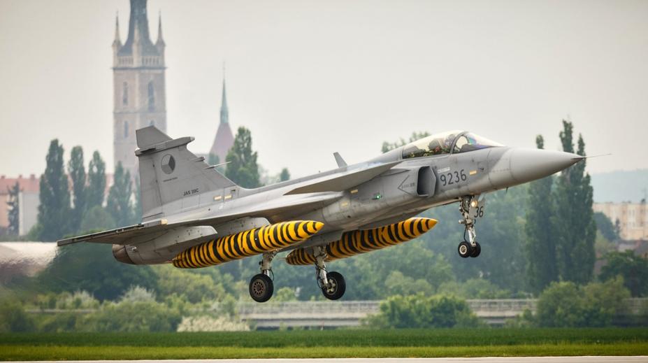 Ruský útok spustil v Evropě poplach: Česko vyslalo gripeny na pomoc Polsku