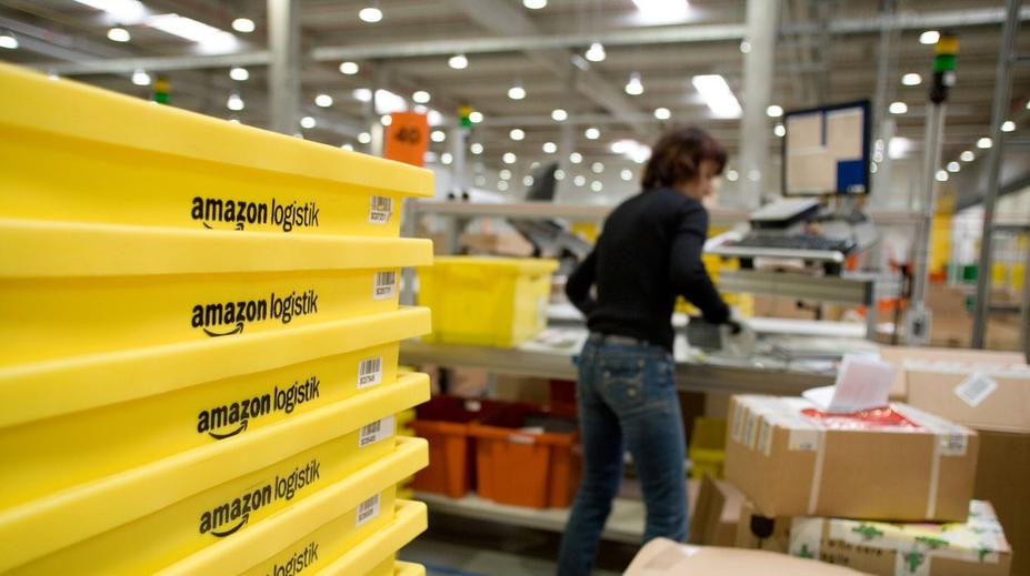 Amazon zvyšuje mzdy! I řadoví zaměstnanci dostanou o tisíce víc