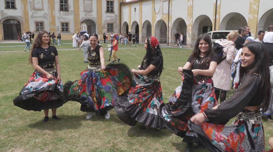 Romové z Česka a Slovenska se setkali na tradiční pouti u Olomouce