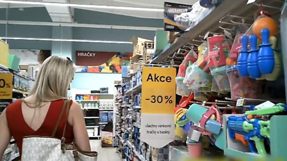 Obchody lákají na neexistující slevy! Přesvědčila se i reportérka