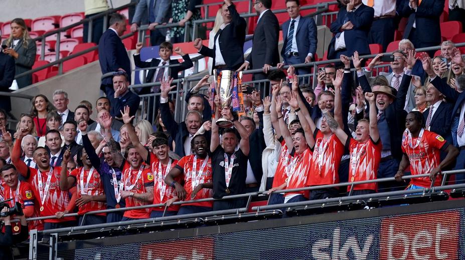 Z páté ligy až mezi elitu. Anglický tým si poprvé v historii zahraje Premier League