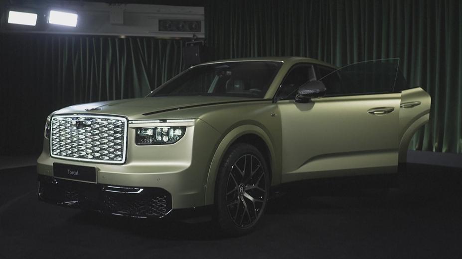 Bentley představilo první elektromobil. Cena startuje na pěti miliónech