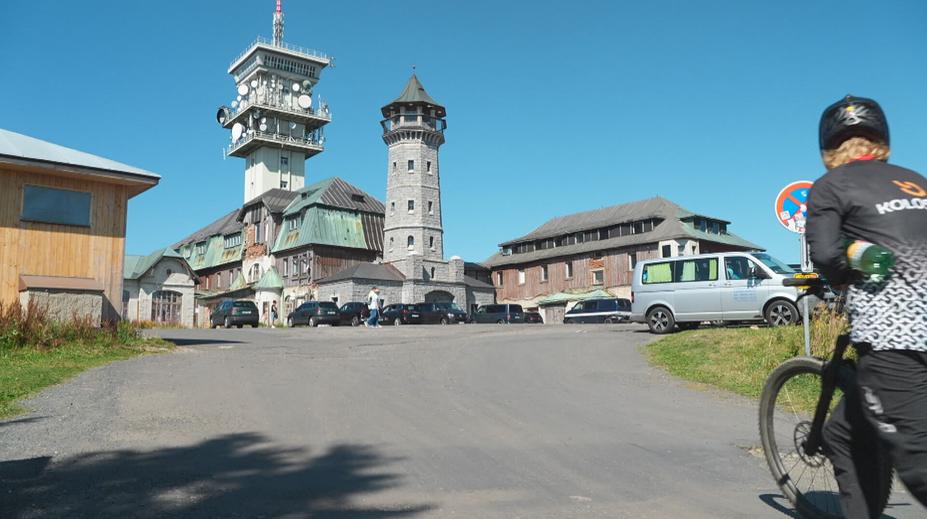 Hotel Klínovec čeká zlom. Boží Dar zvažuje prodej chátrající památky