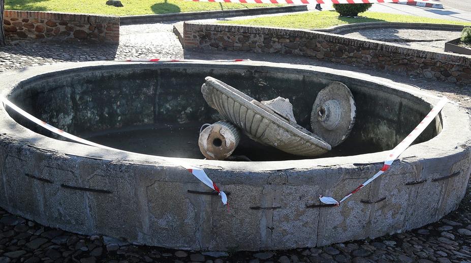 Fotbalové oslavy se změnily v tragédii. Na chlapečka (†13) se zřítila fontána
