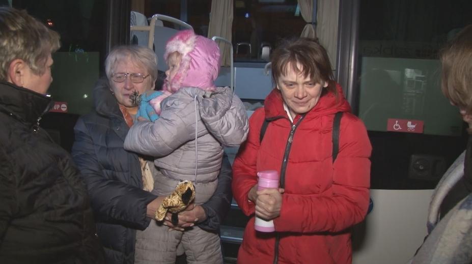 Volyňské Čechy na Ukrajině ohrožují bomby. Část lidí evakuovali do Česka