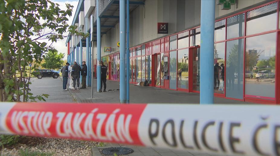 Policie zadržela podezřelé z odpálení bankomatu v Praze. Byli v Rumunsku
