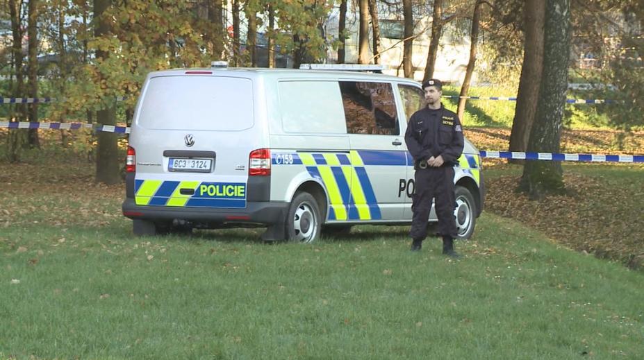 Mrtvou ženu našli v zámeckém parku, policie žádá o pomoc svědky