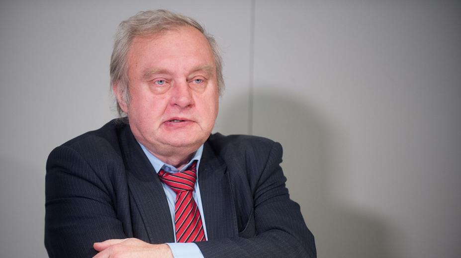 Zemřel údajný dědic miliard ve Švýcarsku. Ransdorfa kvůli němu zatkli