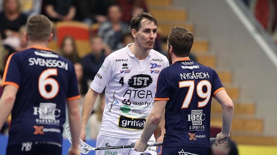 Banda šmejdů to zvládla. Drsnější play off se snad nikdy nehrálo!
