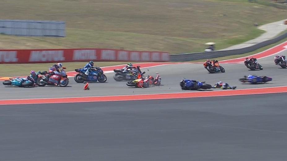 Strašidelná nehoda v Moto2. Salač utrpěl obrovskou ránu zezadu
