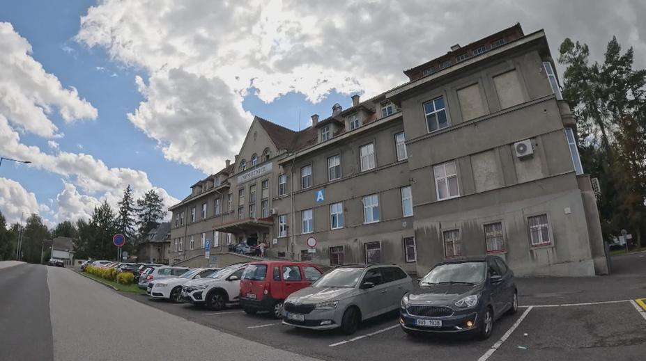 Nemocnice v Rumburku má rušit dětské oddělení. Pojišťovny o ničem nevědí